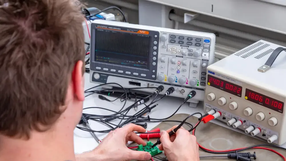 Messung an einer Elektronik